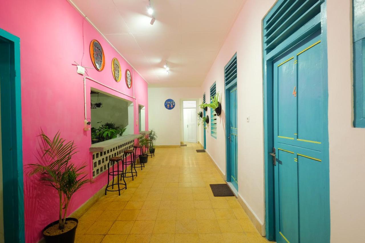 Snooze Malang Hostel Екстериор снимка