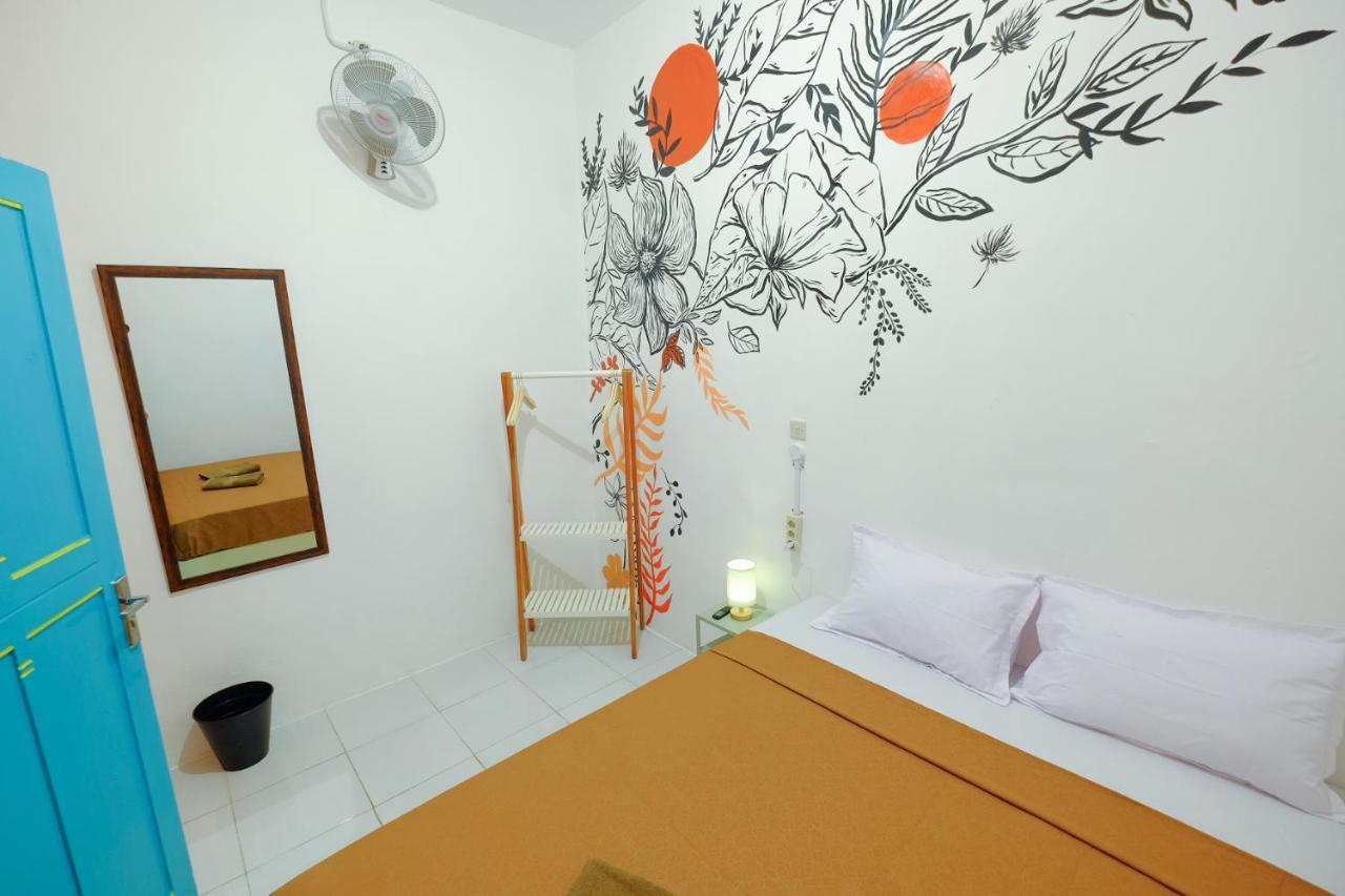 Snooze Malang Hostel Екстериор снимка