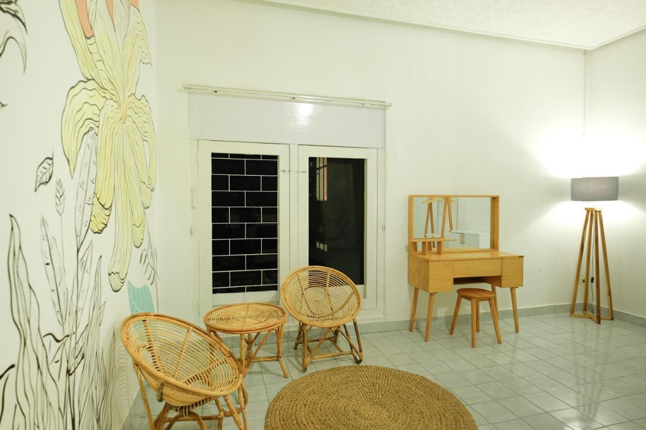 Snooze Malang Hostel Екстериор снимка