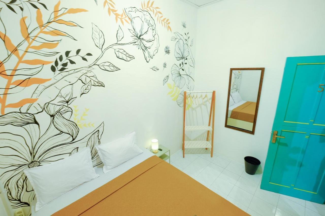 Snooze Malang Hostel Екстериор снимка