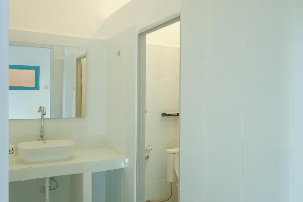 Snooze Malang Hostel Екстериор снимка