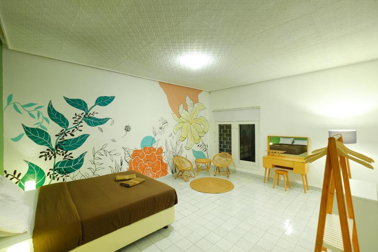 Snooze Malang Hostel Екстериор снимка
