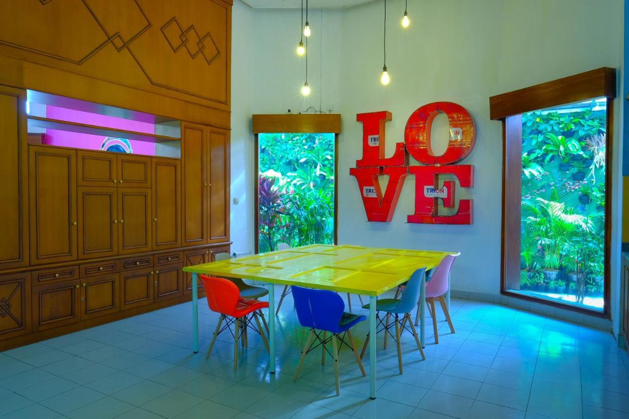 Snooze Malang Hostel Екстериор снимка