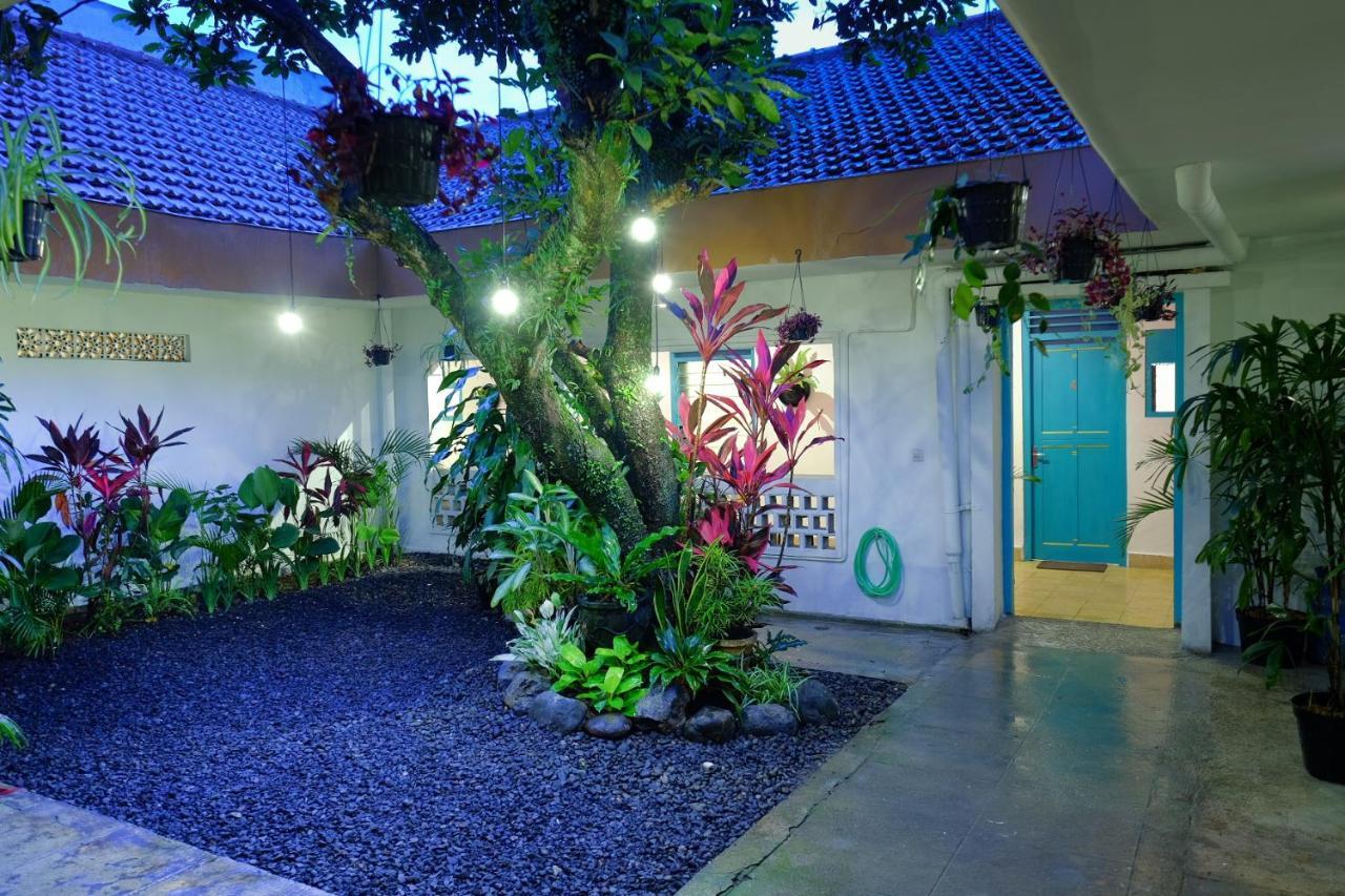 Snooze Malang Hostel Екстериор снимка