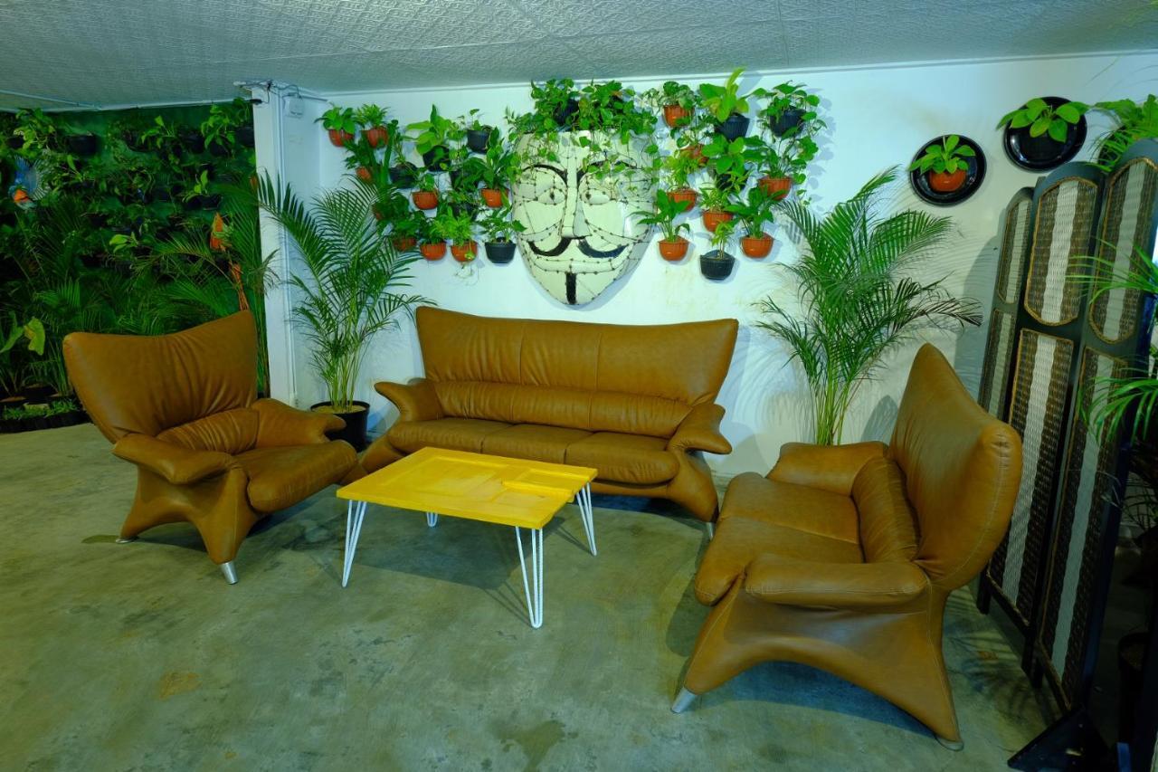 Snooze Malang Hostel Екстериор снимка