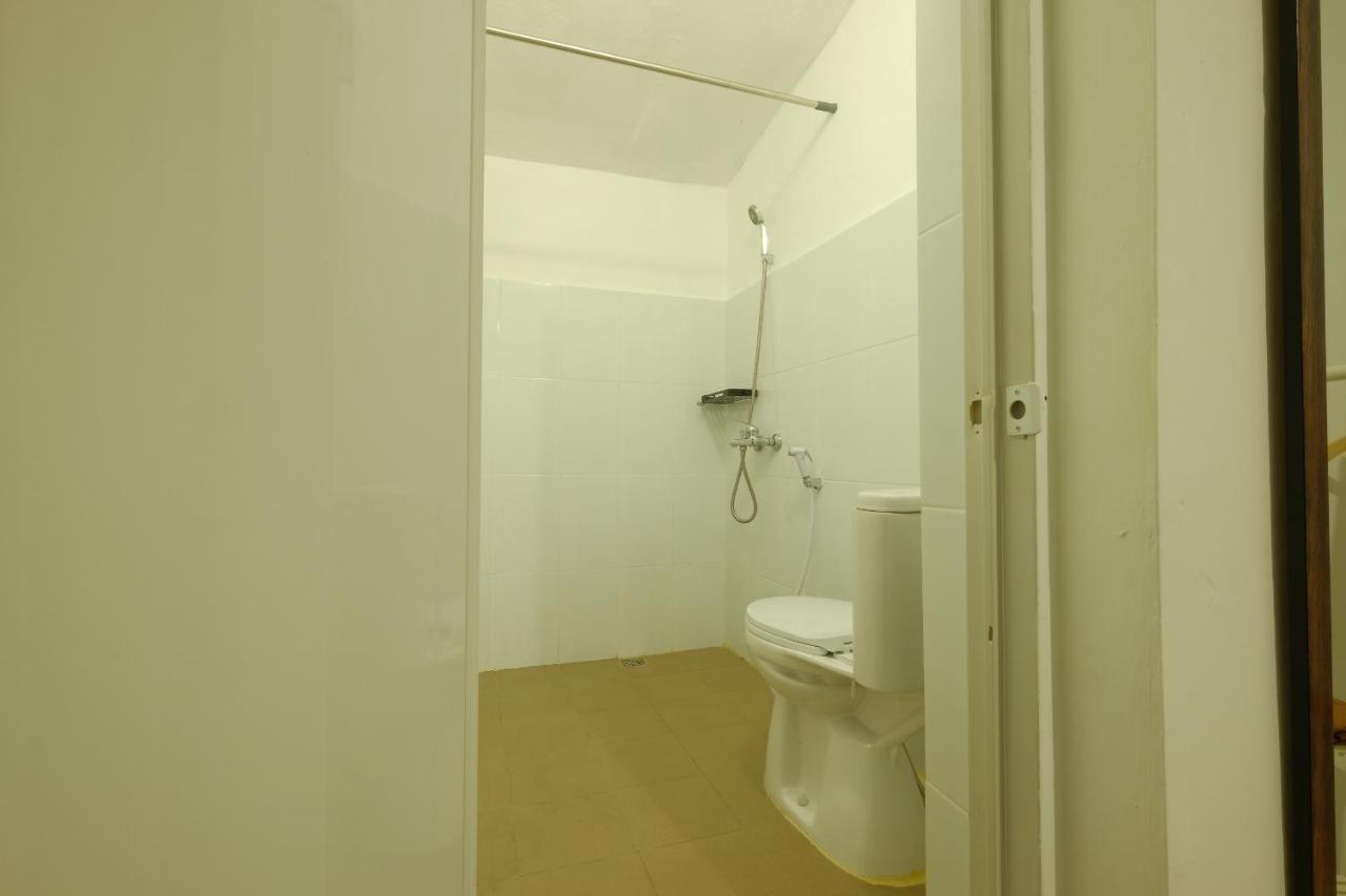 Snooze Malang Hostel Екстериор снимка