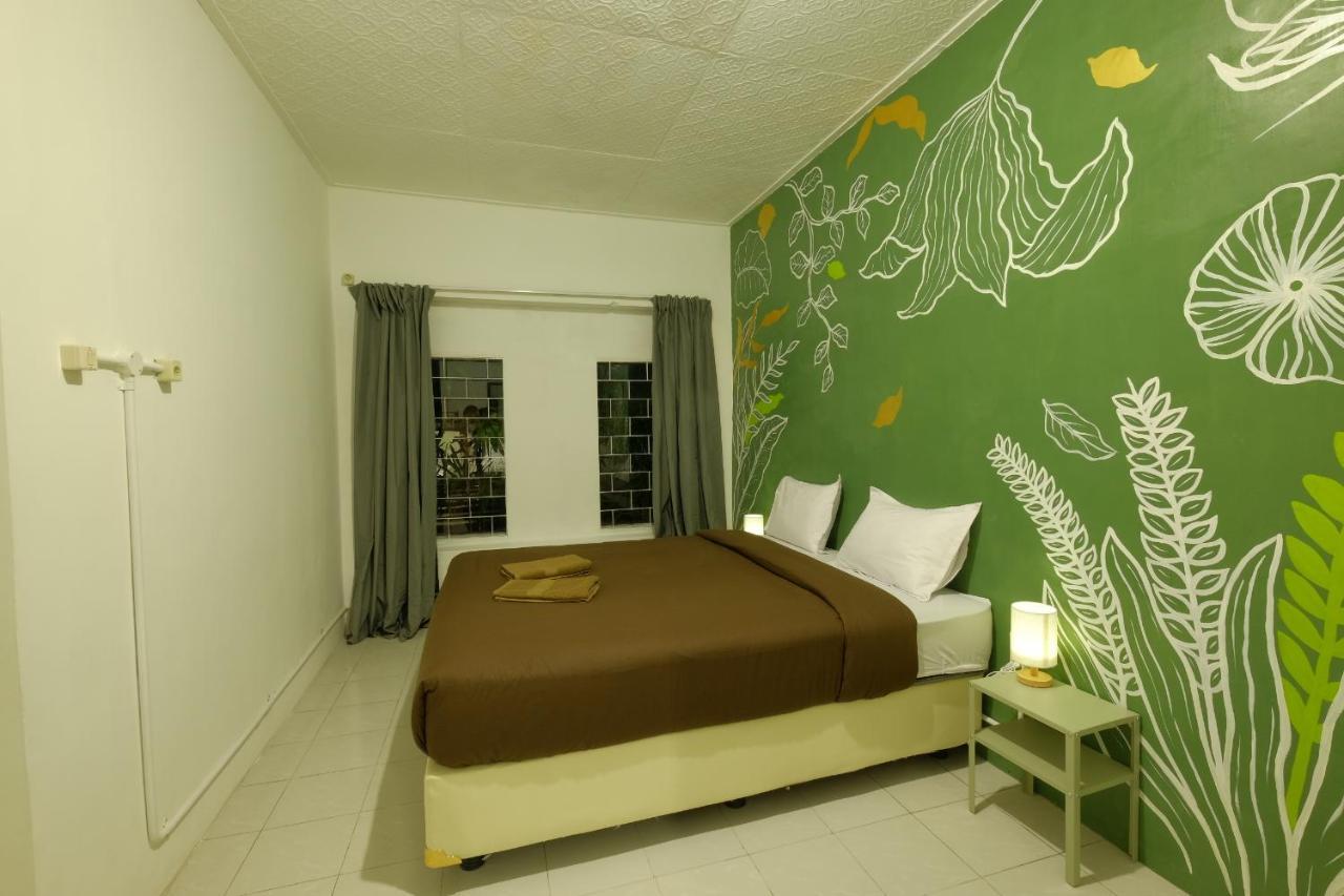 Snooze Malang Hostel Екстериор снимка