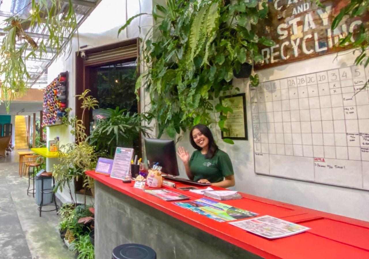 Snooze Malang Hostel Екстериор снимка