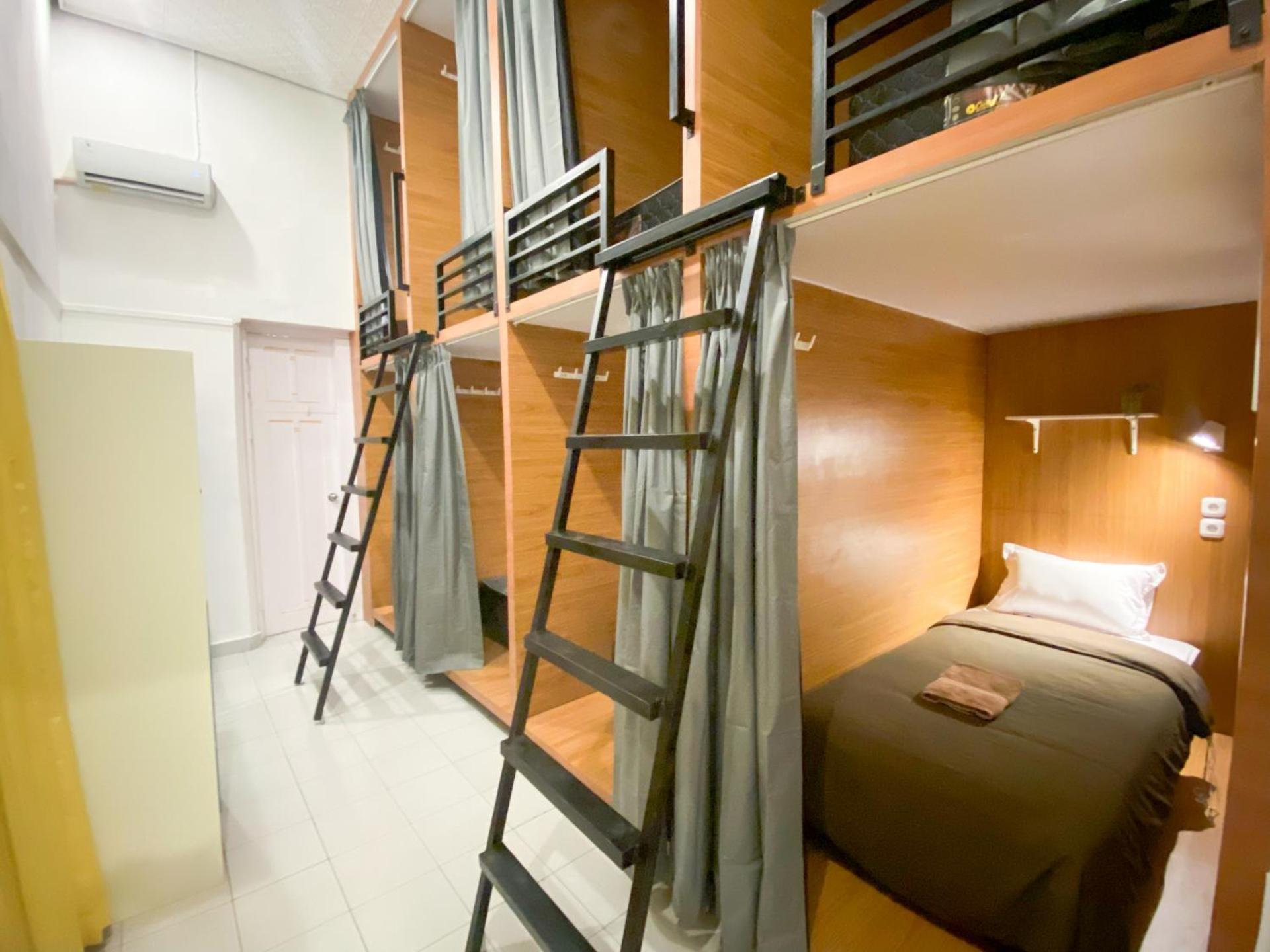 Snooze Malang Hostel Екстериор снимка